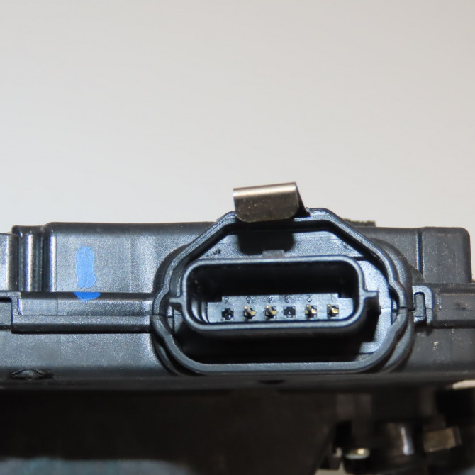 Serrure porte avg occasion RENAULT CAPTUR Phase 1 04-1995->04-1999 0.9i TCE 90ch 805031332R 6