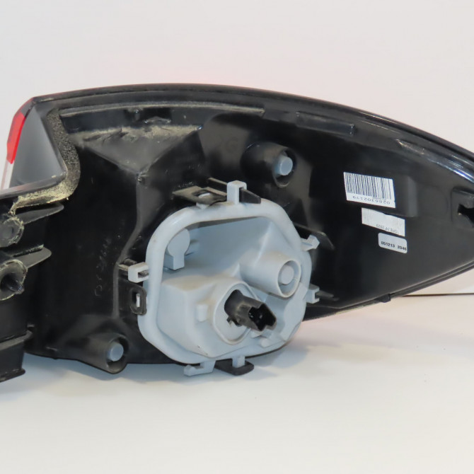 Feu arrière gauche occasion RENAULT CAPTUR Phase 1 02-2013->... 0.9 90 ch 265557367R 2