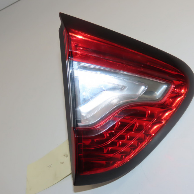 Feu arrière interieur gauche occasion RENAULT CAPTUR Phase 1 02-2013->... 0.9 90 ch 265554078R 1