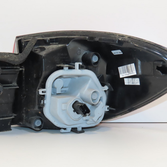 Feu arrière gauche occasion RENAULT CAPTUR Phase 1 02-2013->... 0.9 90 ch 265557367R 2