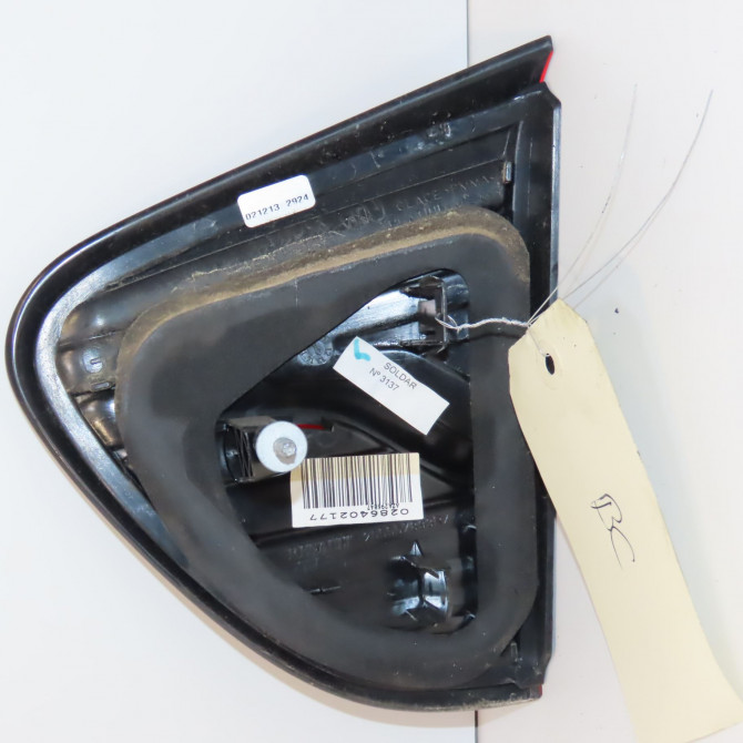 Feu arrière interieur gauche occasion RENAULT CAPTUR Phase 1 02-2013->... 0.9 90 ch 265554078R 2
