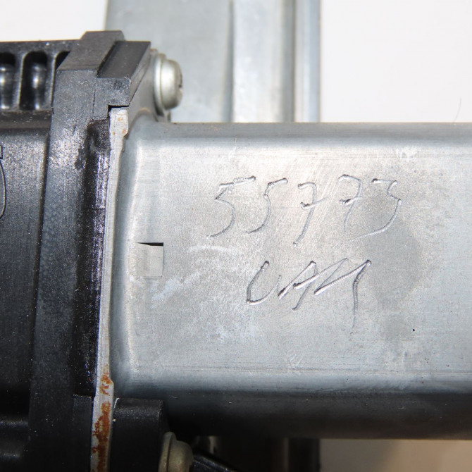 Mecanisme + moteur lève-glace avant droit occasion RENAULT CAPTUR Phase 1 02-2013->... 1.2i 118 16V 807200713R 4