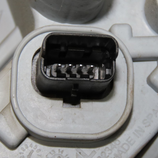 Feu arrière gauche occasion RENAULT CAPTUR Phase 1 02-2013->... 1.2i 118 16V 265557367R 3