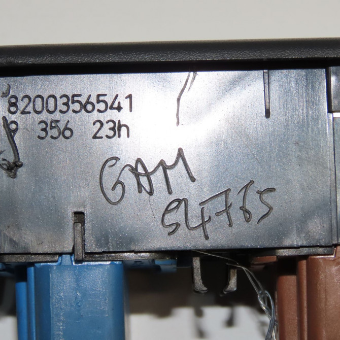 Commande lève-glace porte avant gauche occasion RENAULT CLIO III phase 2 ESTATE 03-2009->12-2014 1.5 DCI 85ch 8200214945 6