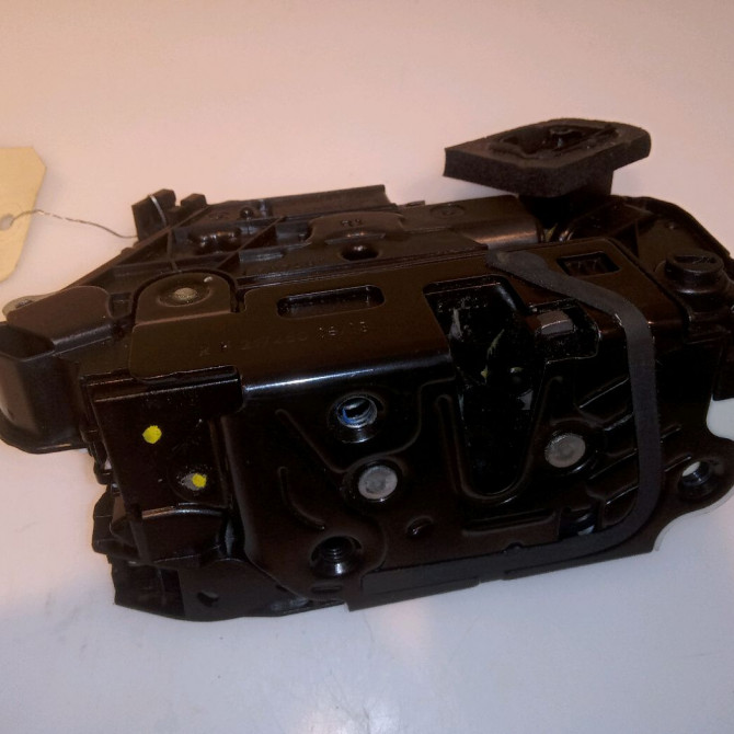 Serrure porte ard occasion SKODA YETI 5K4839016AF 1