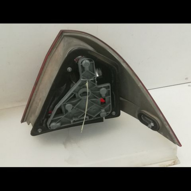 Feu arrière gauche occasion CITROEN SAXO Phase 1 03-1996->09-1999 1.0i 6350L8 2