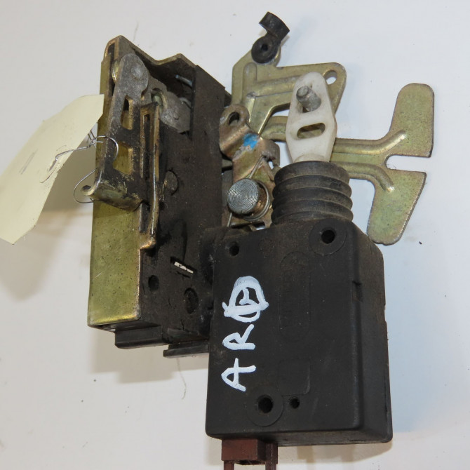 Serrure porte ard occasion CITROEN SAXO Phase 2 09-1999->12-2004 1.5D 913875 2