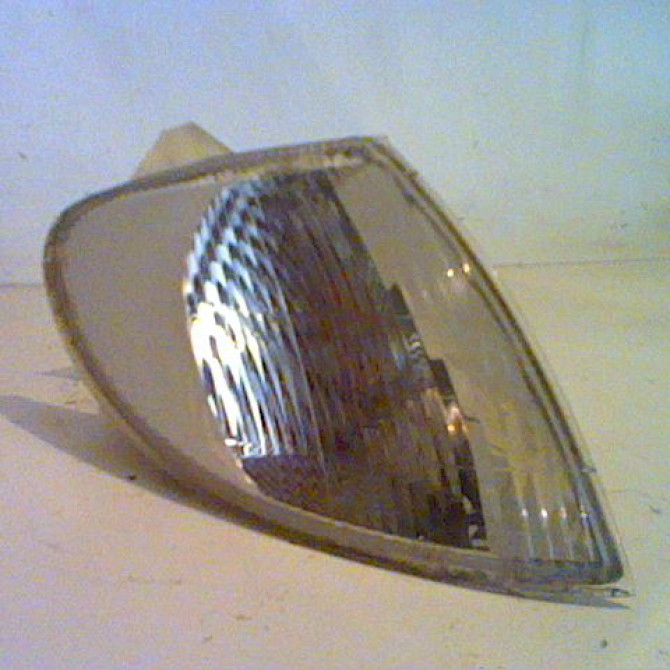 Clignotant droit occasion RENAULT SCENIC I Phase 1 09-1996->08-1999 7701040713 1
