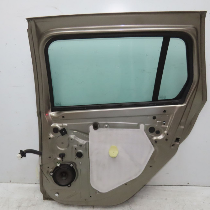 Porte arrière droite occasion  821009562R 2