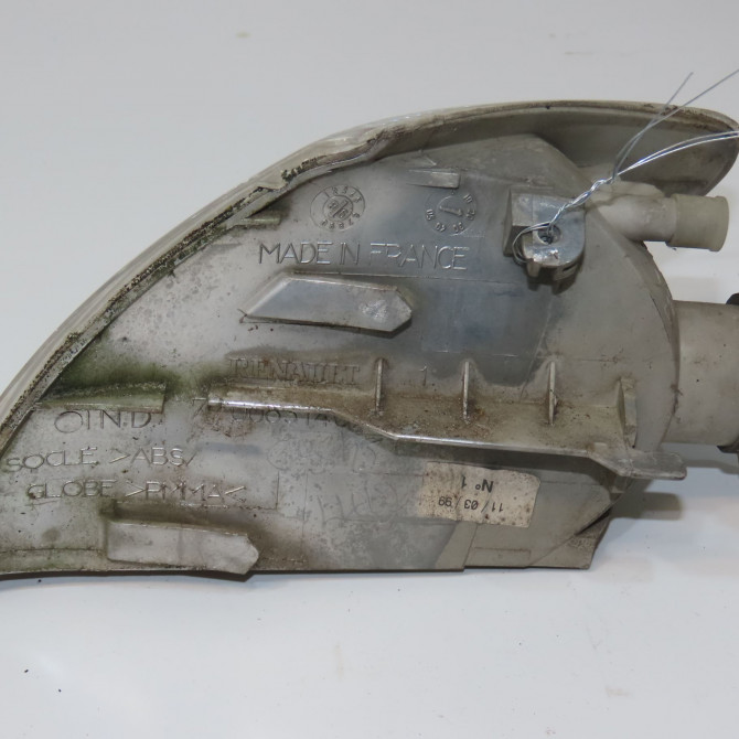 Clignotant droit occasion RENAULT SCENIC I Phase 1 09-1996->08-1999 1.9 DTI 100ch 7701040713 2