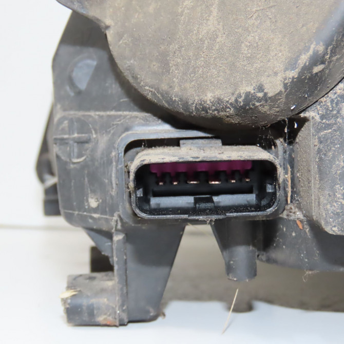 Phare droit occasion RENAULT MEGANE III Phase 1 04-1995->04-1999 1.5 DCI 85ch 260105680R 3