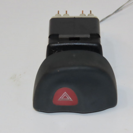 Bouton de warning occasion RENAULT SCENIC I Phase 1 09-1996->08-1999 1.9 DTI 100ch 7700435536