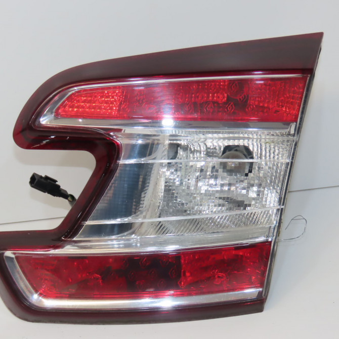 Feu arrière intérieur droit occasion RENAULT MEGANE III Phase 1 04-1995->04-1999 1.5 DCI 85ch 265500027R 1