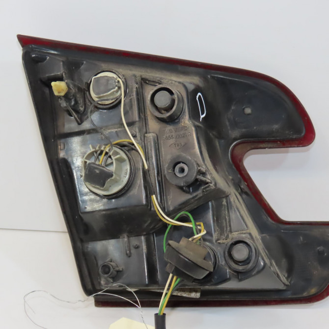 Feu arrière intérieur droit occasion RENAULT MEGANE III Phase 1 04-1995->04-1999 1.5 DCI 85ch 265500027R 2