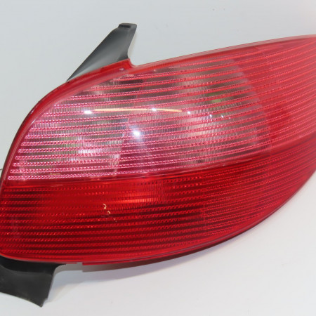 Feu arrière droit occasion PEUGEOT 206 Phase 1 09-1998->03-2009 1.4 HDI 70ch 6351P1