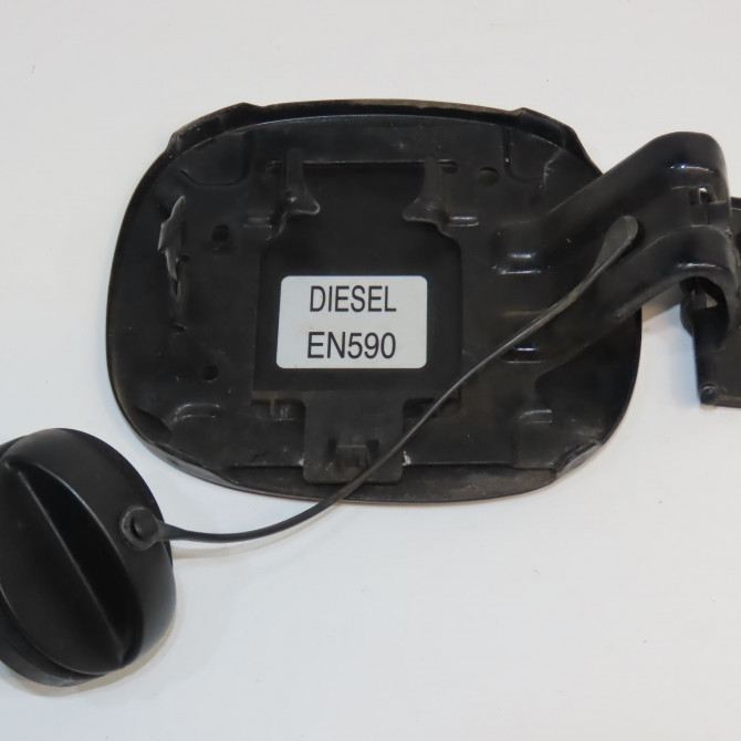 Volet de trappe carburant occasion CITROEN C-CROSSER Phase 1 04-1995->04-1999 2.2 HDI 160ch 1517E8 2