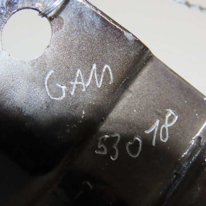 Volet de trappe carburant occasion CITROEN C-CROSSER Phase 1 04-1995->04-1999 2.2 HDI 160ch 1517E8 3