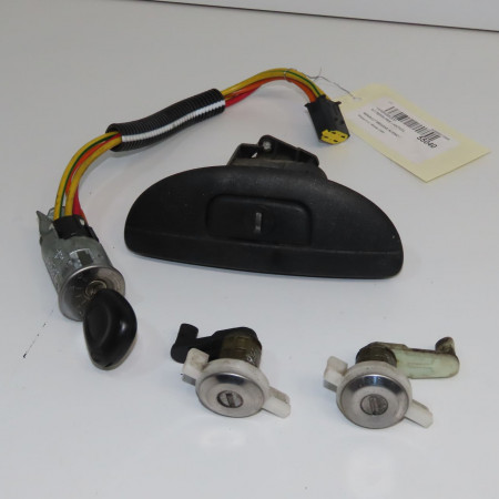 Kit serrures + antivol occasion RENAULT MEGANE SCENIC I Phase 2 08-1999->06-2003 2.0i 140ch 7701470483