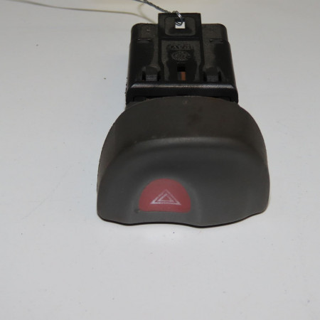Bouton de warning occasion RENAULT MEGANE SCENIC I Phase 2 08-1999->06-2003 2.0i 140ch 7700435536