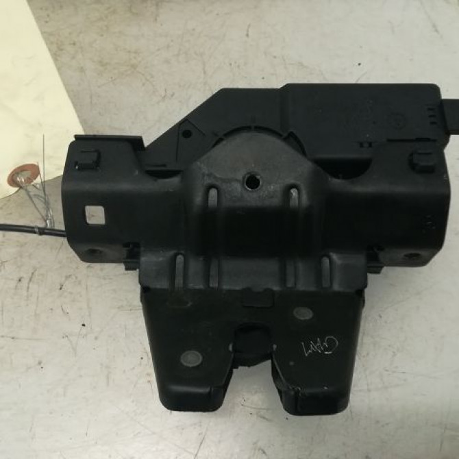 Serrure hayon occasion B.M.W. SERIE 1 I Phase 1 05-2004->12-2006 51247840617 2