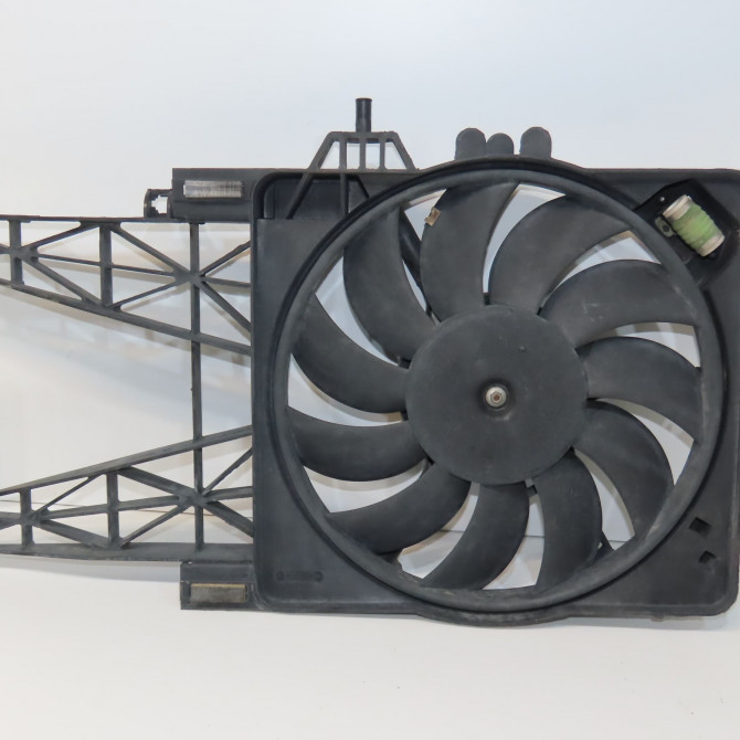 Ventilateur de refroidissement occasion FIAT PUNTO II Phase 2 05-2003->10-2009 1.2i 60ch 51738360 2