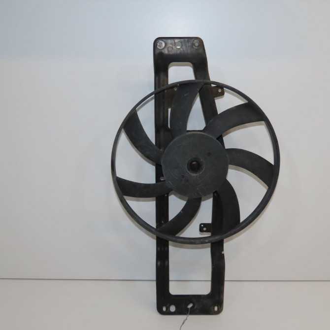 Ventilateur de refroidissement occasion RENAULT TWINGO I Phase 3 08-2000->06-2007 1.2i 8v 60ch 7701042440 1