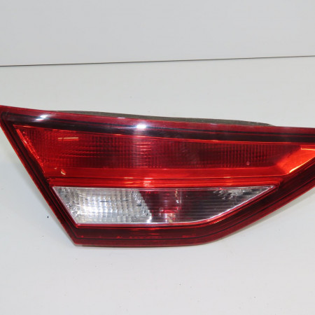 <span class="tt">Feu arrière interieur gauche occasion  </span><span class="designation"> </span>