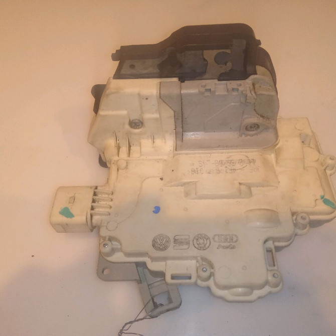 Serrure porte avd occasion AUDI A3 II Phase 2 06-2008->07-2012 4F1837016 2