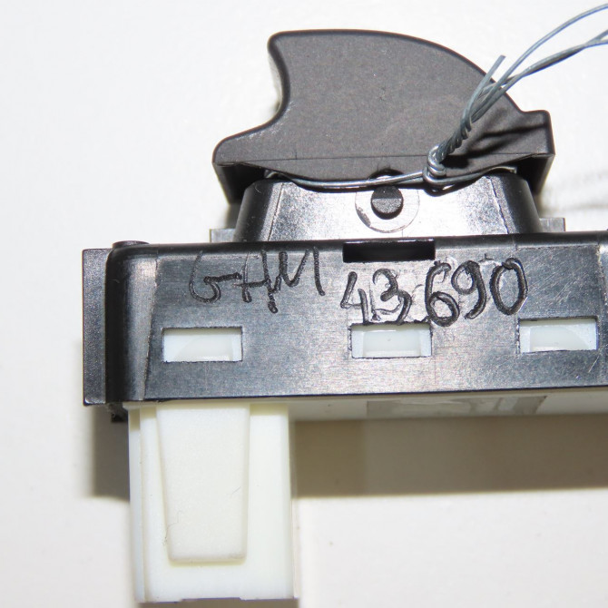 Commande lève-glace porte avant gauche occasion PEUGEOT PARTNER II Phase 3 04-2015->... 1.6 BlueHDI 100ch 98016307ZD 4