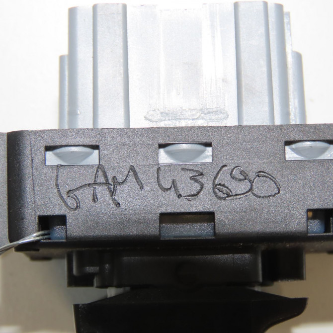 Commande lève-glace porte avant droite occasion PEUGEOT PARTNER II Phase 3 04-2015->... 1.6 BlueHDI 100ch 98016307ZD 4