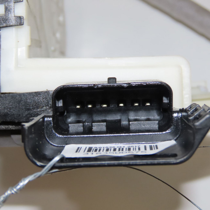 Serrure porte coulissante d occasion PEUGEOT PARTNER II Phase 3 04-2015->... 1.6 BlueHDI 100ch 9137N8 5