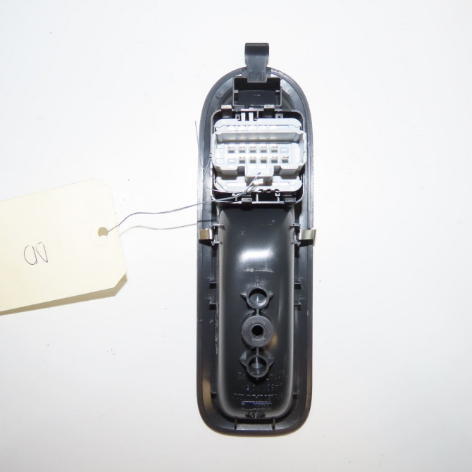 Commande lève-glace porte avant gauche occasion RENAULT TWINGO II Phase 1 06-2007->11-2011 1.2i 16v 75ch 8200214939 2