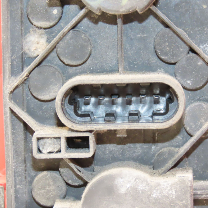 Feu arrière gauche occasion MERCEDES CLASSE ML I 8200886944 3