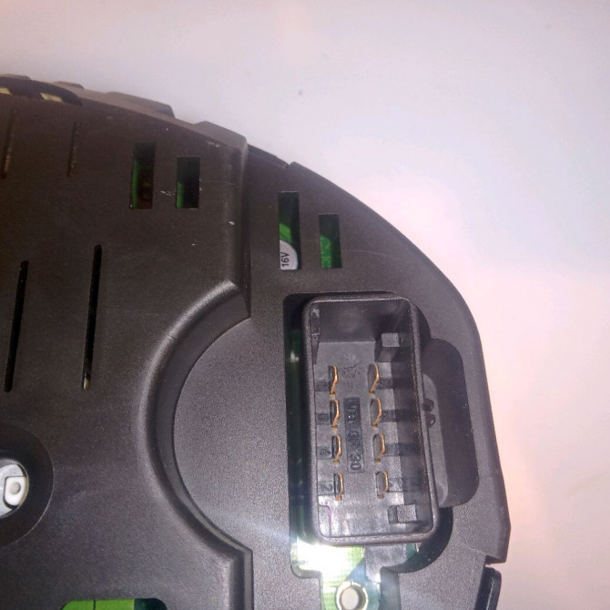 Compteur occasion VOLKSWAGEN POLO IV Phase 2 05-2005->09-2009 1.4 TDI 70ch 6Q0920825FZ06 4