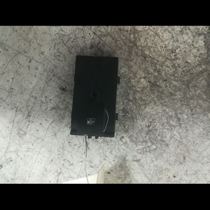 Commande leve-glace porte arrière gauche occasion OPEL MERIVA II Phase 1 09-2010->03-2014 13301889 1