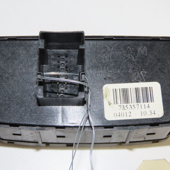 Bouton de warning occasion FIAT PANDA II Phase 1 09-2003->12-2012 1.2i 60ch 735357114 2