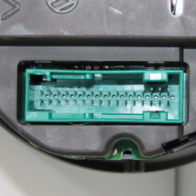 Compteur occasion VOLKSWAGEN POLO IV Phase 2 05-2005->09-2009 1.4 TDI 70ch 6Q0920825FZ06 3