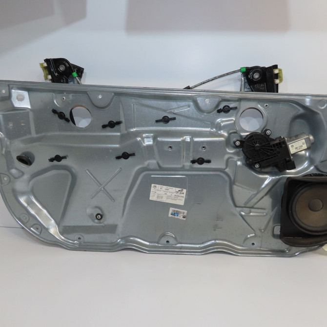 Mecanisme+moteur leve-glace avg occasion VOLKSWAGEN POLO IV Phase 2 05-2005->09-2009 1.4 TDI 70ch 6Q3837461J 1