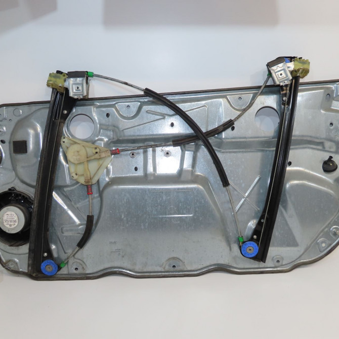 Mecanisme+moteur leve-glace avg occasion VOLKSWAGEN POLO IV Phase 2 05-2005->09-2009 1.4 TDI 70ch 6Q3837461J 2