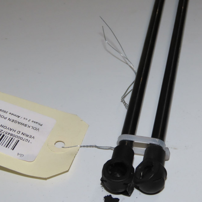 Verin droit hayon occasion VOLKSWAGEN POLO IV Phase 2 05-2005->09-2009 1.4 TDI 70ch 6Q6827550D 2