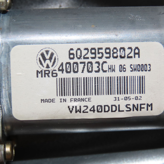 Mecanisme+moteur leve-glace avg occasion VOLKSWAGEN POLO IV Phase 1 01-2002->05-2005 1.2 65ch 6Q3837461J 4