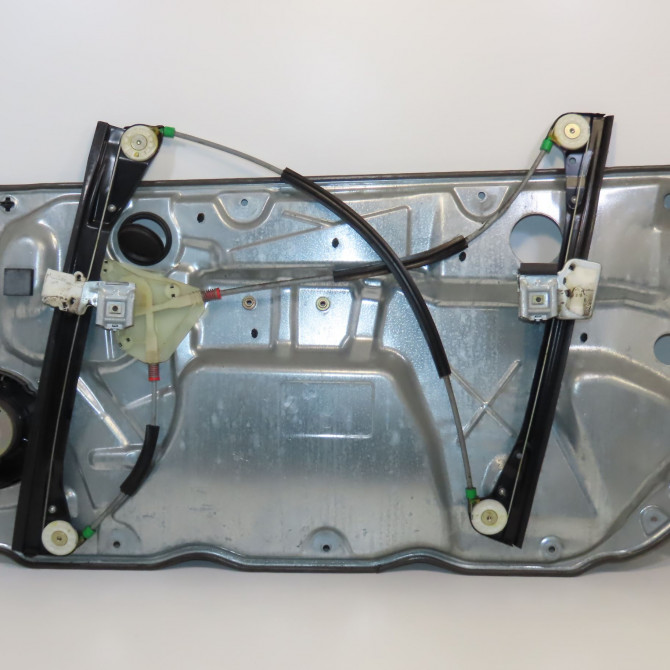 Mecanisme+moteur leve-glace avg occasion VOLKSWAGEN POLO IV Phase 1 01-2002->05-2005 1.2 65ch 6Q3837461J 7