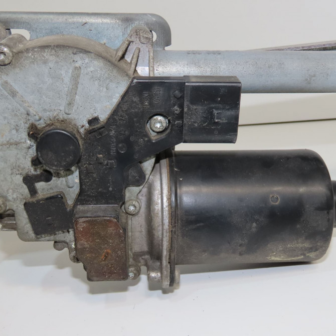 Moteur essuie-glace avant occasion MERCEDES VITO II Phase 1 10-2003->09-2010 109 CDI 88ch 6398200140 2