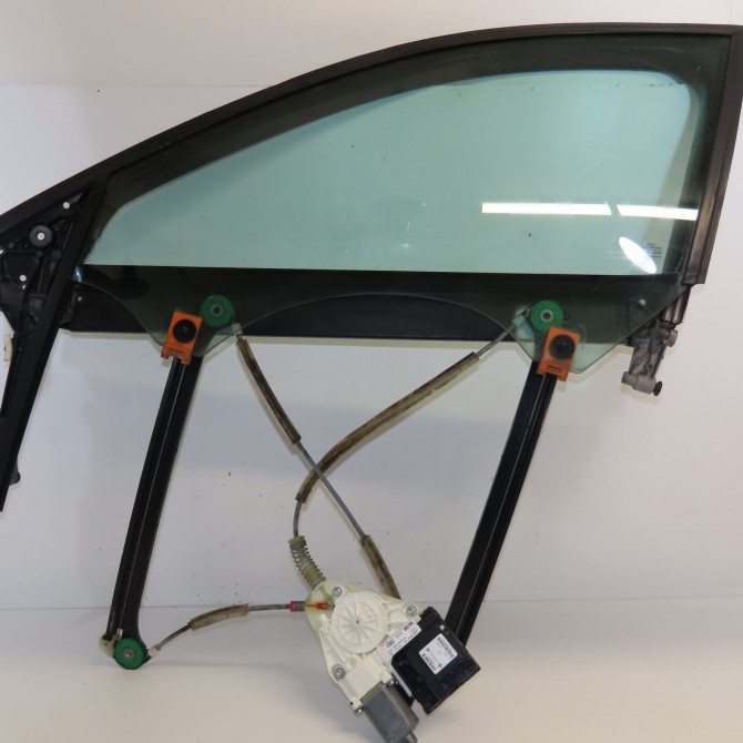 Mecanisme+moteur leve-glace avg occasion  8P4837461C 1