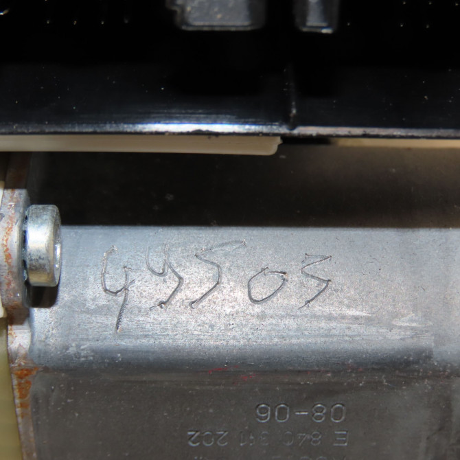 Mecanisme+moteur leve-glace avg occasion  8P4837461C 6