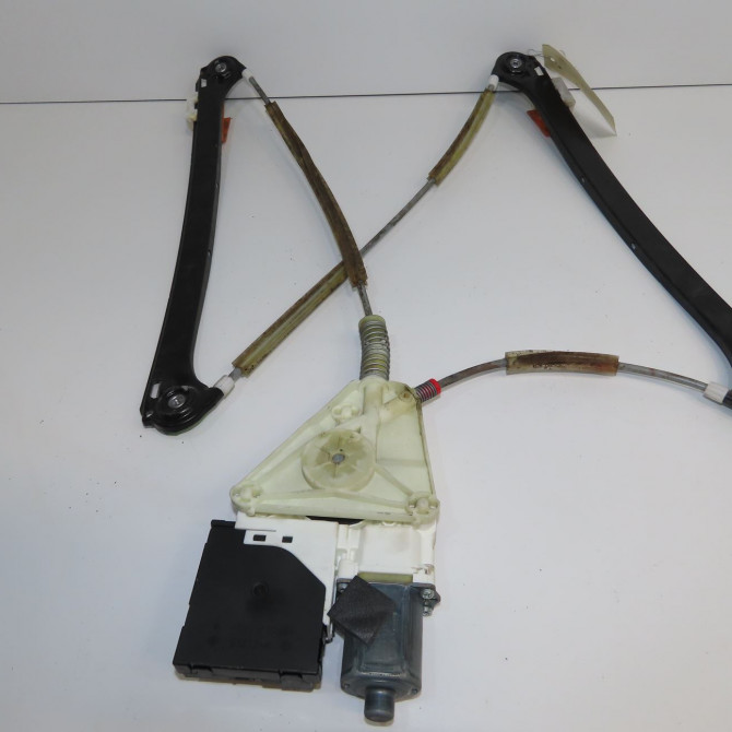 Mecanisme+moteur leve-glace avg occasion  8P4837461C 2