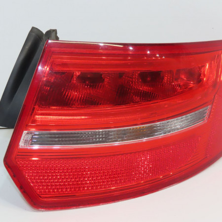 <span class="tt">Feu arrière droit occasion  </span><span class="designation"> </span>