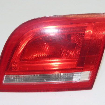 <span class="tt">Feu arrière intérieur droit occasion  </span><span class="designation"> </span>