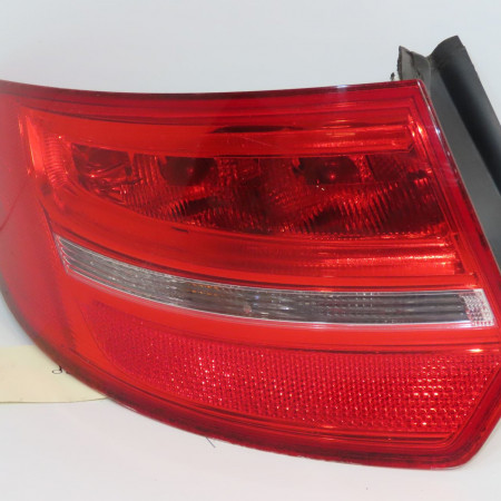 Feu arrière gauche occasion  8P4945095E