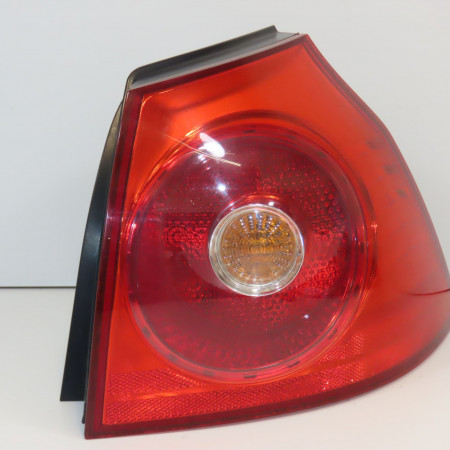 Feu arrière droit occasion VOLKSWAGEN GOLF V Phase 1 11-2003->10-2008 1.9 TDI 105ch 1K6945096AA